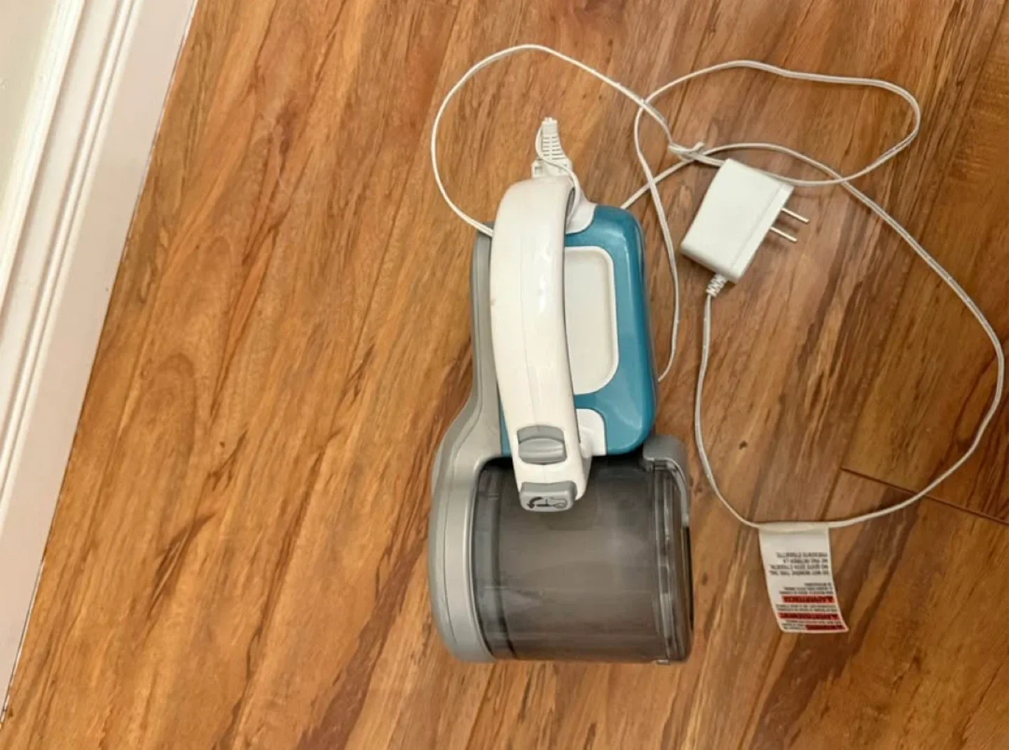 Black&Decker Cordless Hand Vacuum image indicator(2)