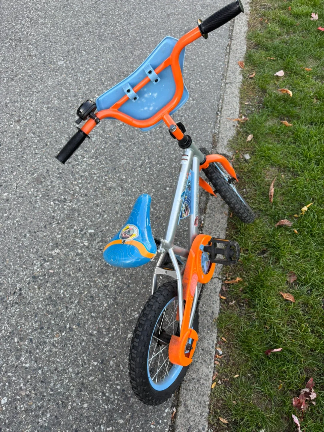 Paw Patrol 12" Kids' Bike with Training Wheels image indicator(4)