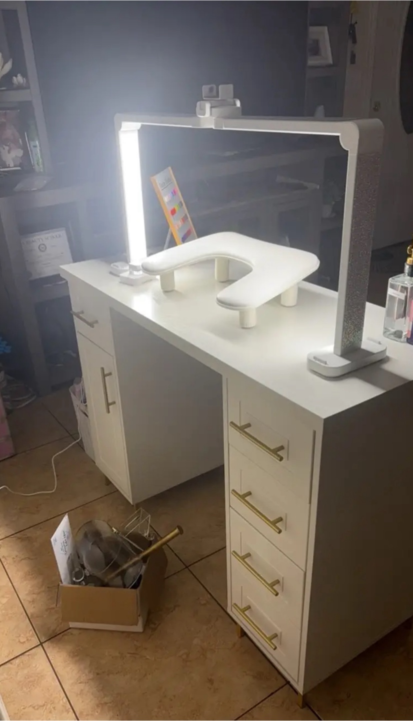 White Desk - photo 4