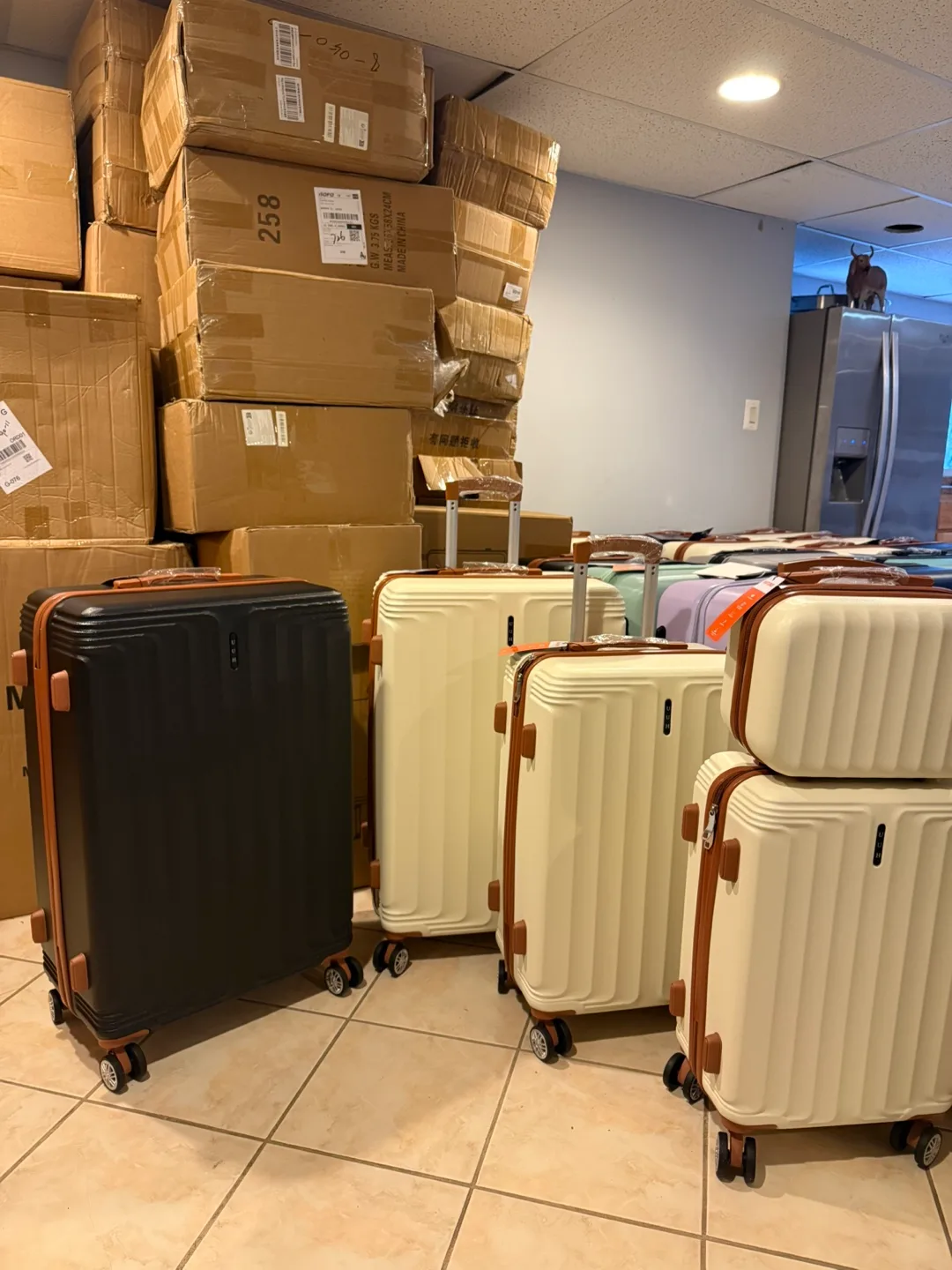4 piece suitcase set / Black OR Beige thumbnail