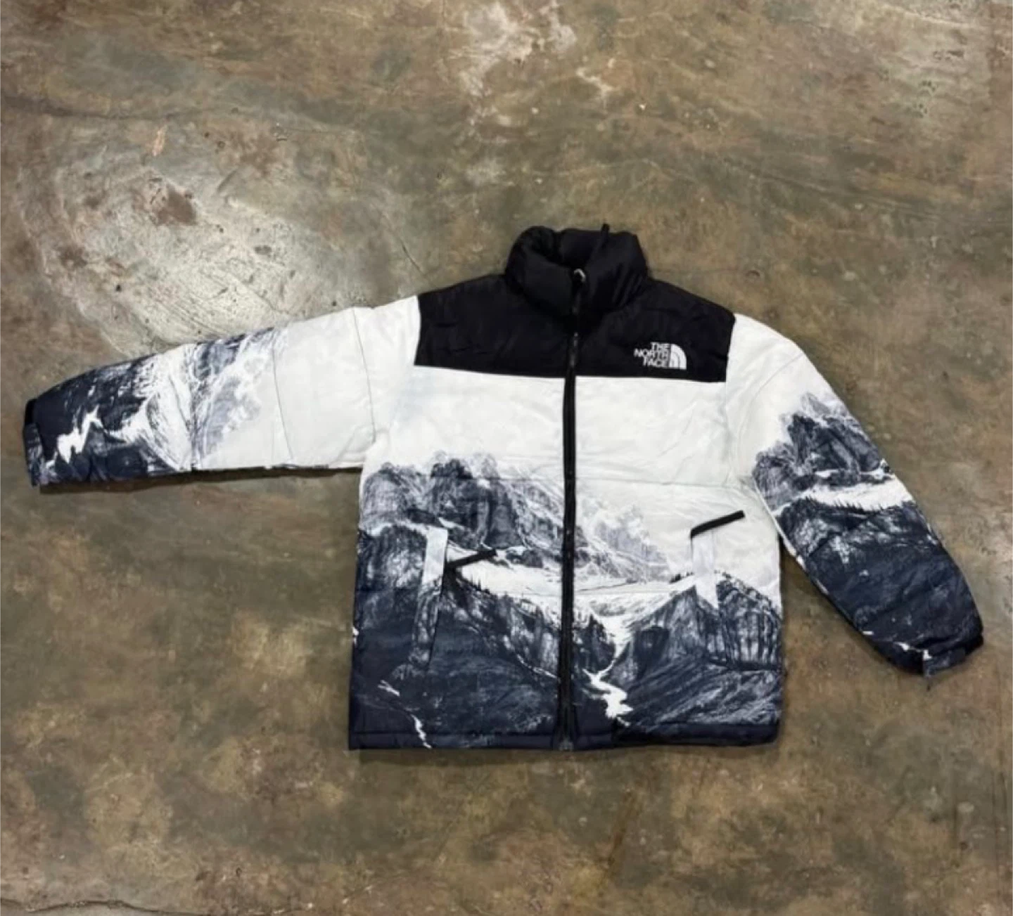 The North Face Puffer Jacket - White/Black