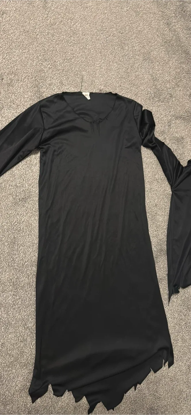 Black Halloween Costume image indicator(4)