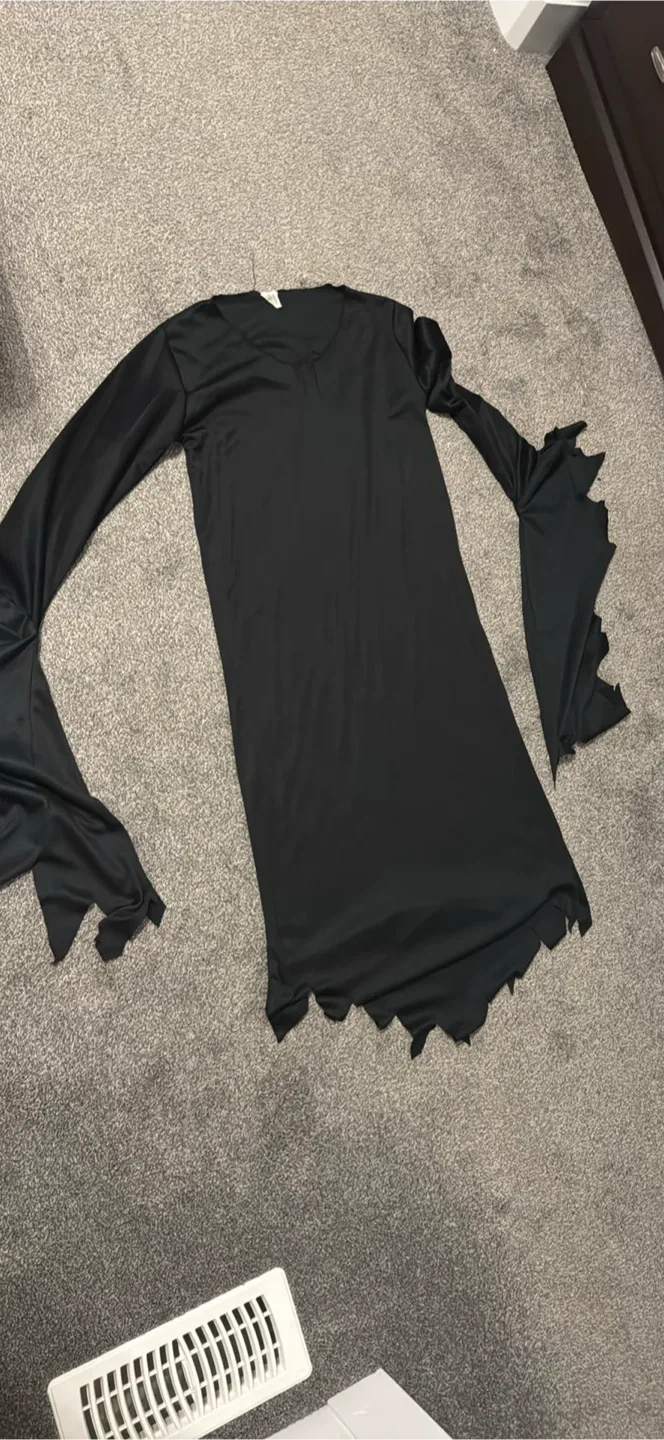 Black Halloween Costume image indicator(5)