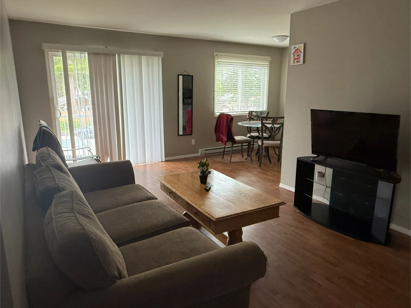 Private room for rent - photo 2