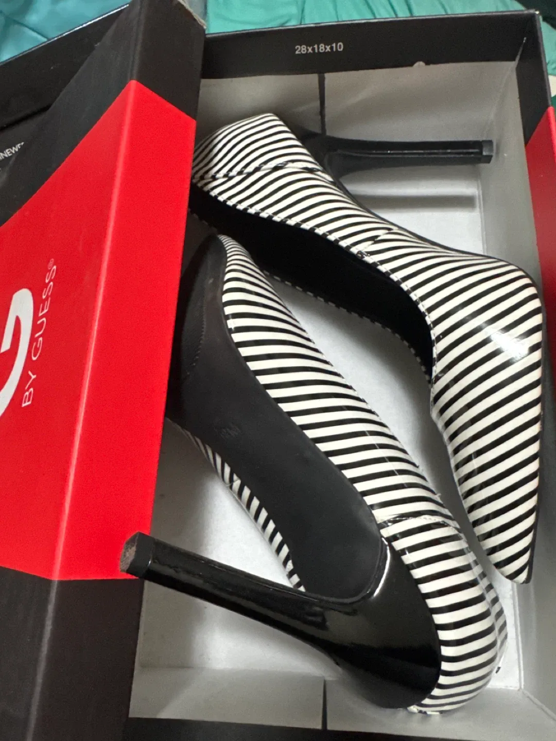 Guess Black & White Striped Heels - Size 8M image indicator(2)