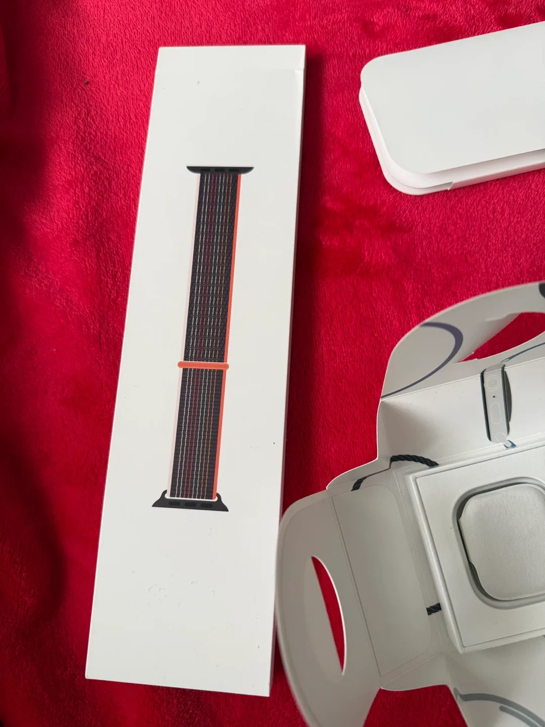 Apple Watch with Sport Loop Band image indicator(2)