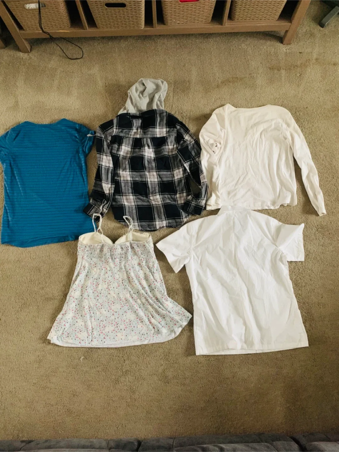 5 Women Tops, Blouse, Shirt, Polo for $6 image indicator(2)
