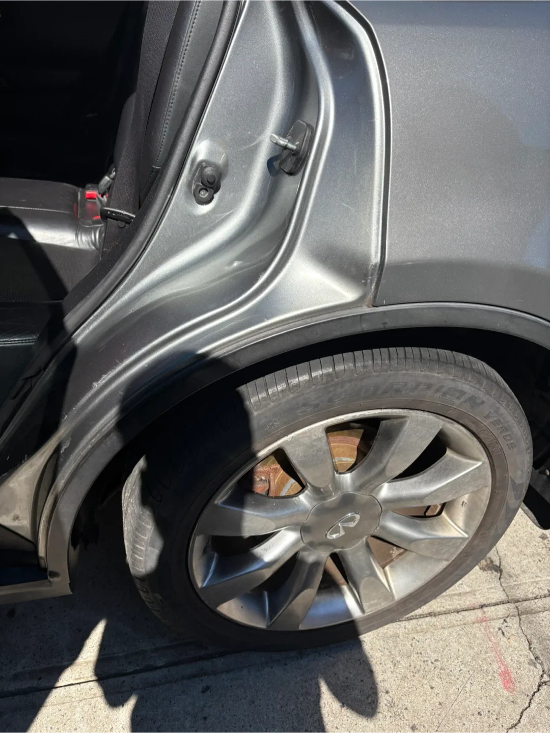 Infiniti FX35 SUV image indicator(6)