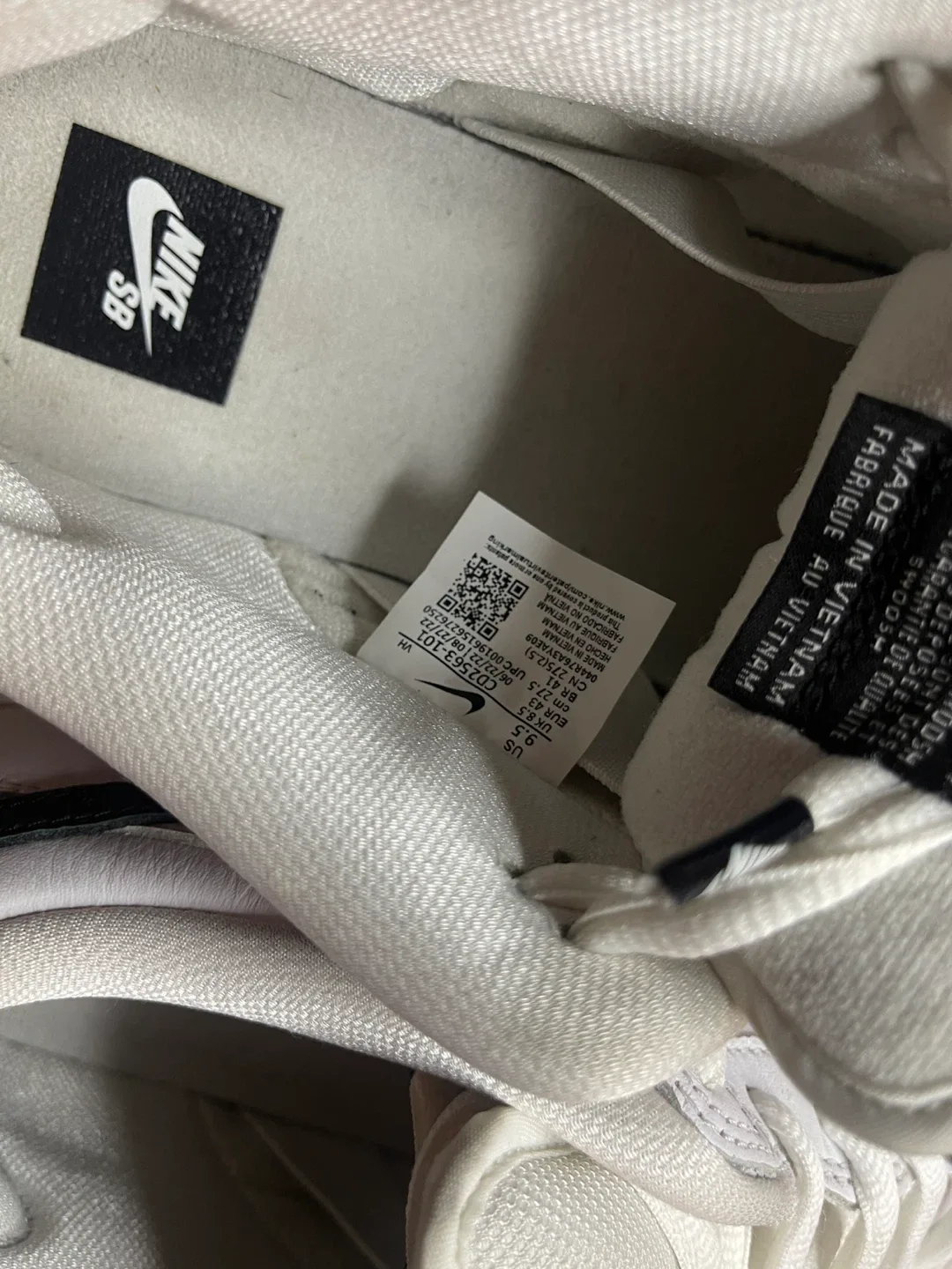 Nike SB Dunk Low Pro “White Gum” image indicator(5)