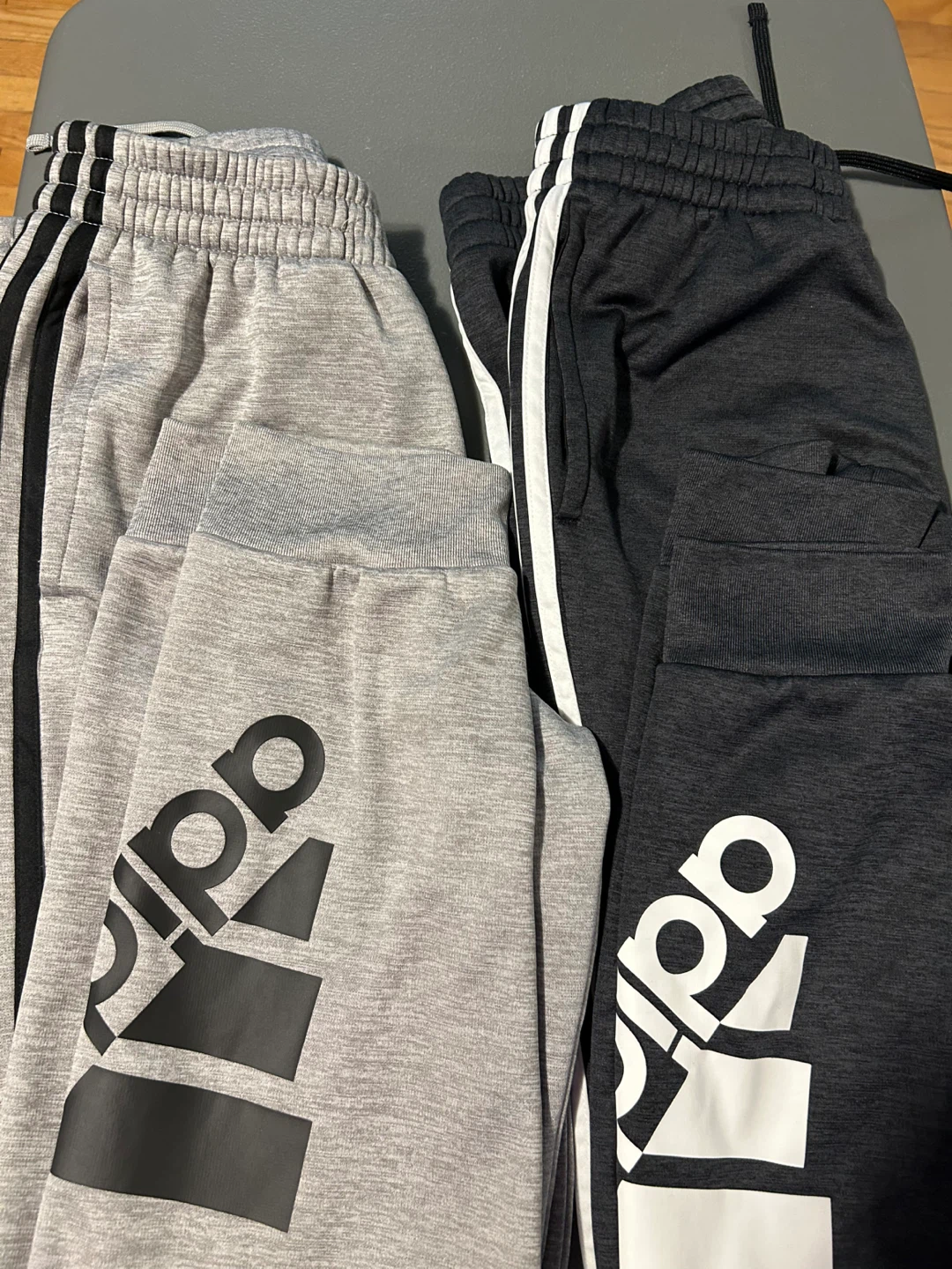 Adidas XL Track Pants - Grey & Black     Teen Size 18/20 - photo 2