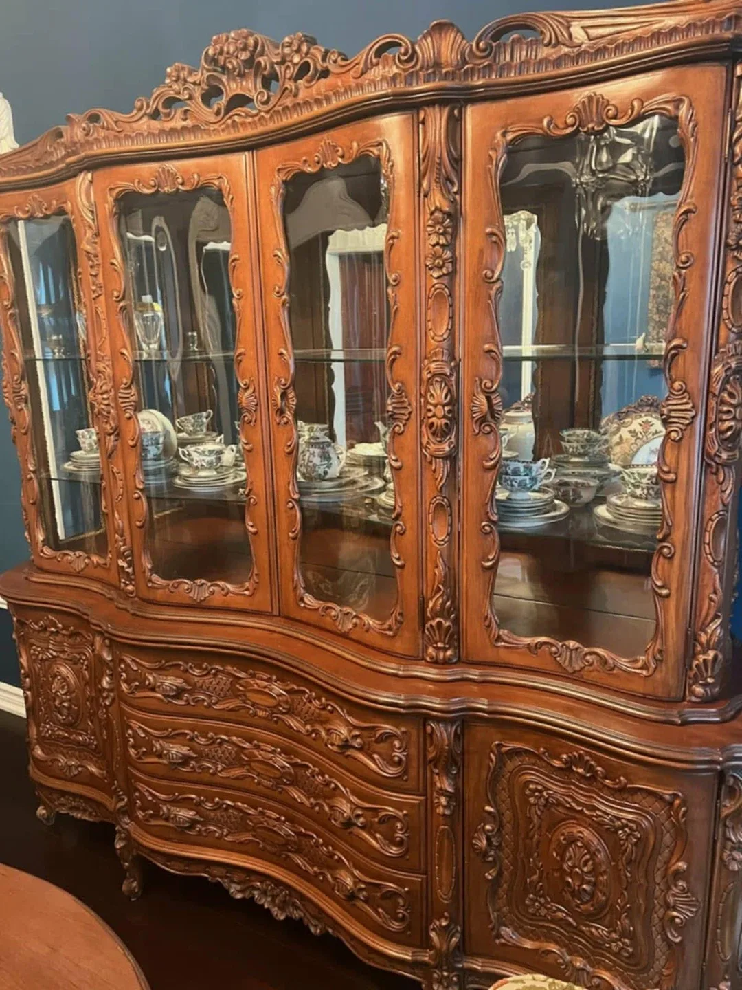 Antique tea set for 12 people, made by Coalport, circa 1750.