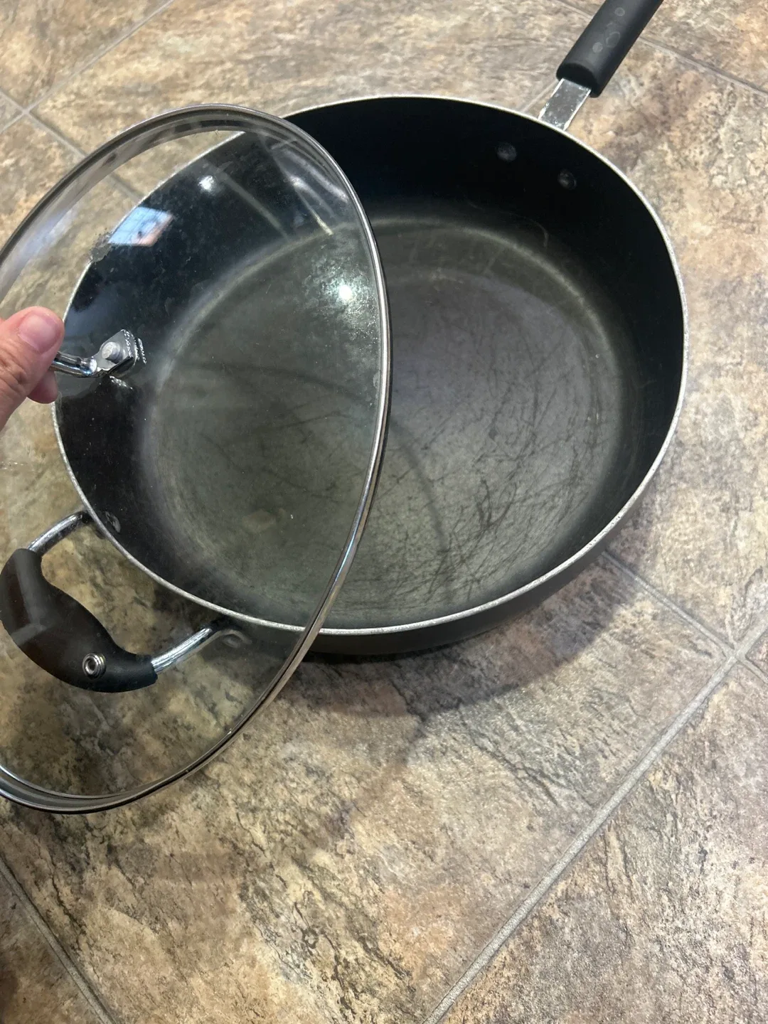 Used Frying Pan with Lid image indicator(2)