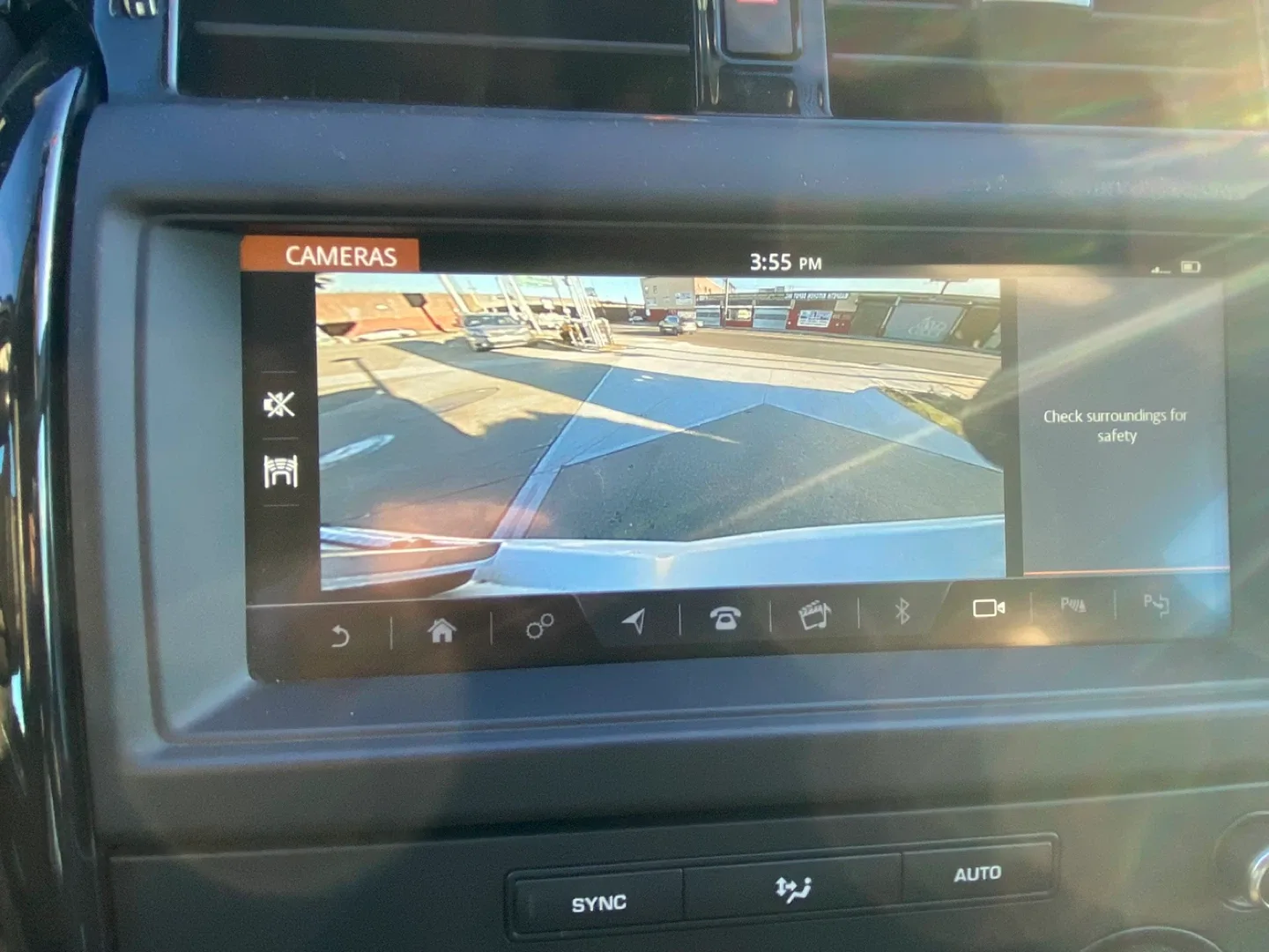 Land Rover Discovery SUV image indicator(7)