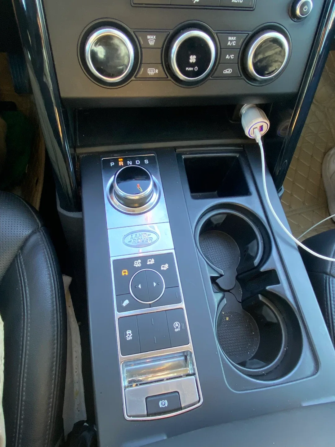 Land Rover Discovery SUV image indicator(8)