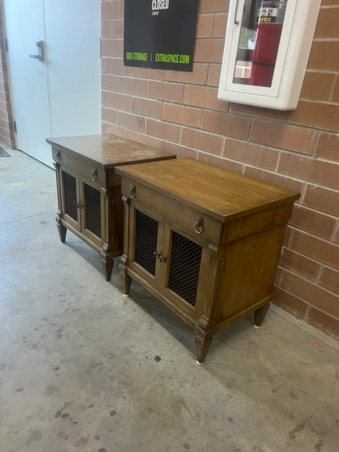 Pair of Wooden Nightstands - photo 4