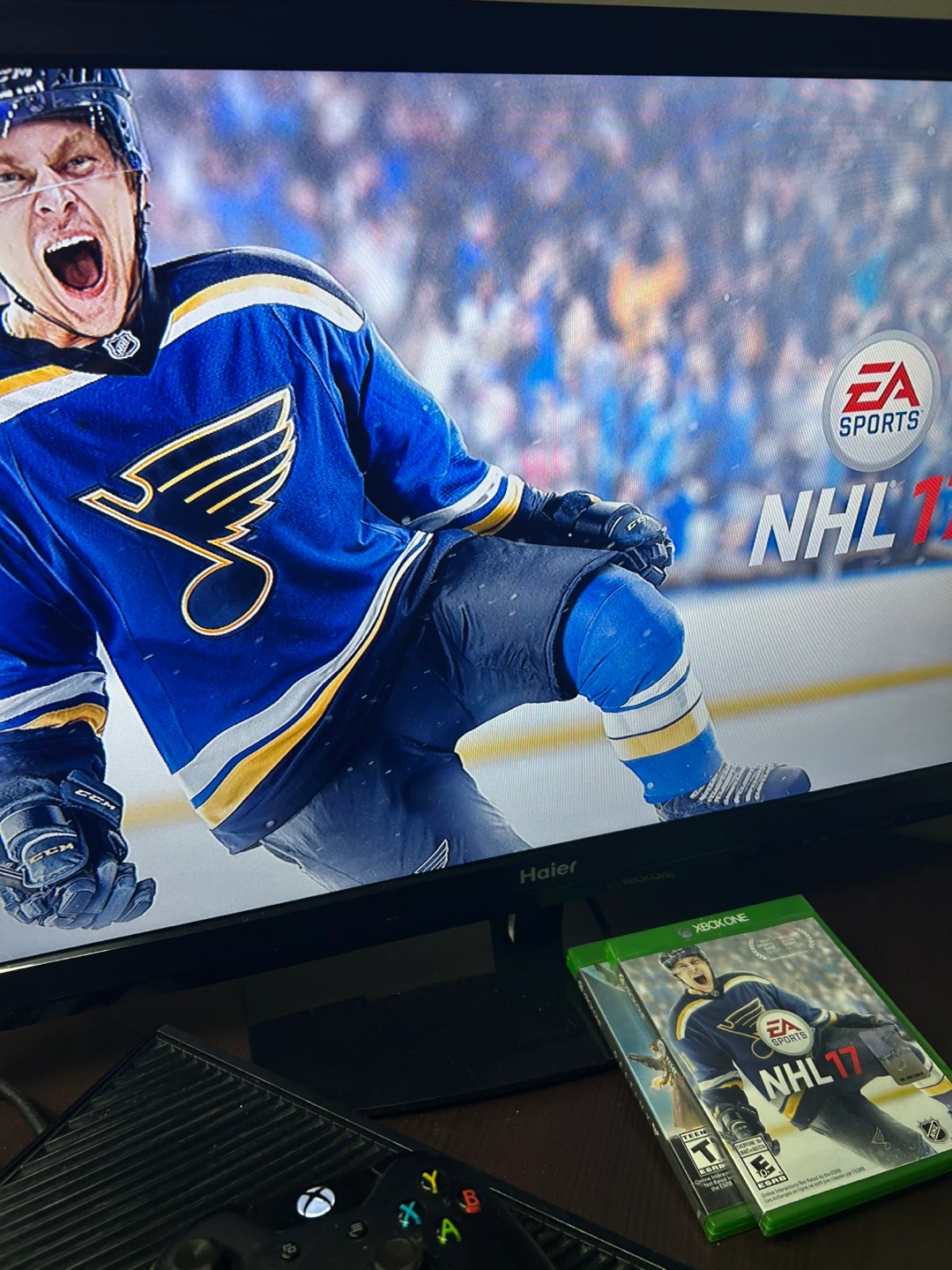 Black Xbox One Bundle - photo 3