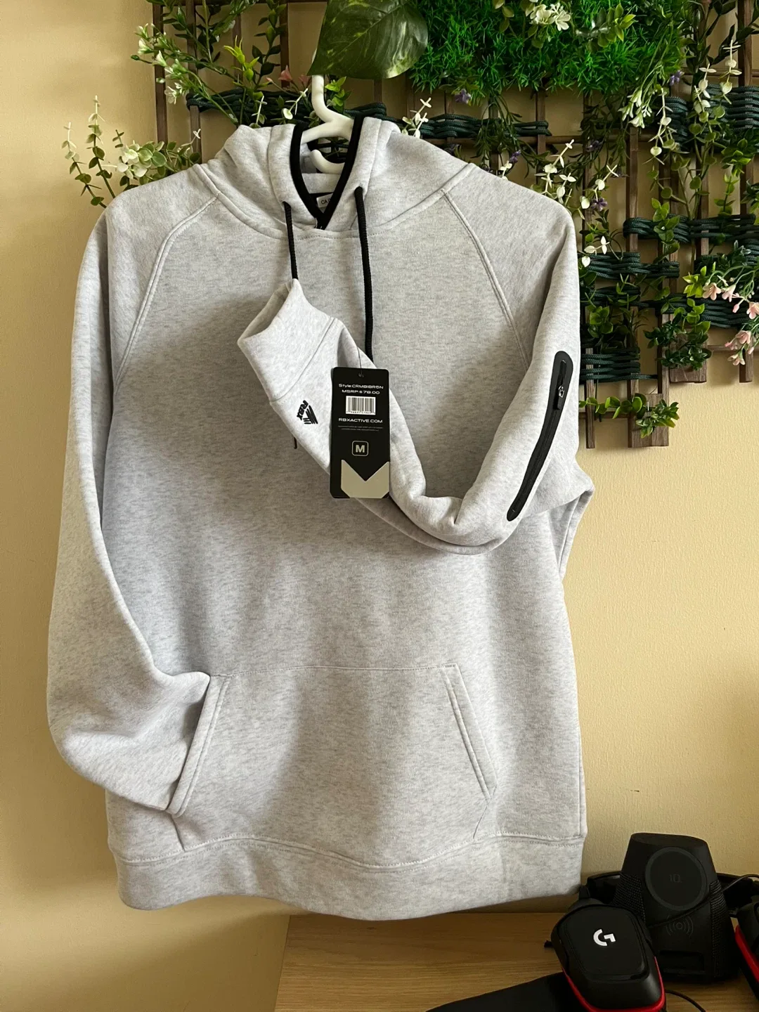 ✅ NEW RBX Active Hoodie - Size M for men/youth image indicator(4)