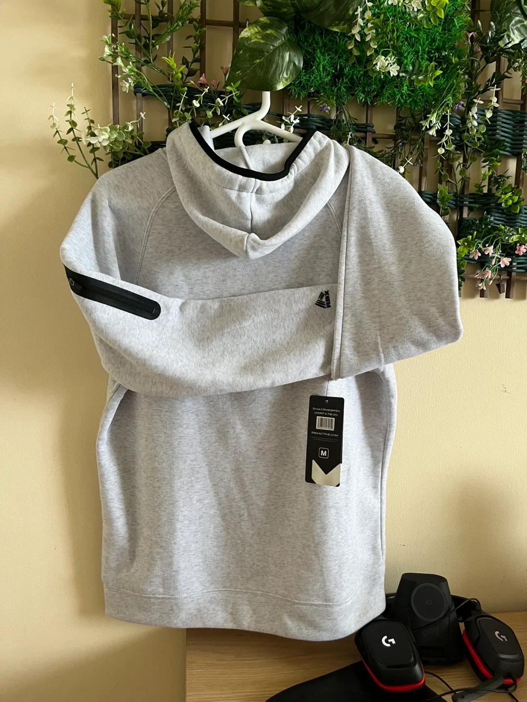 ✅ NEW RBX Active Hoodie - Size M for men/youth image indicator(2)