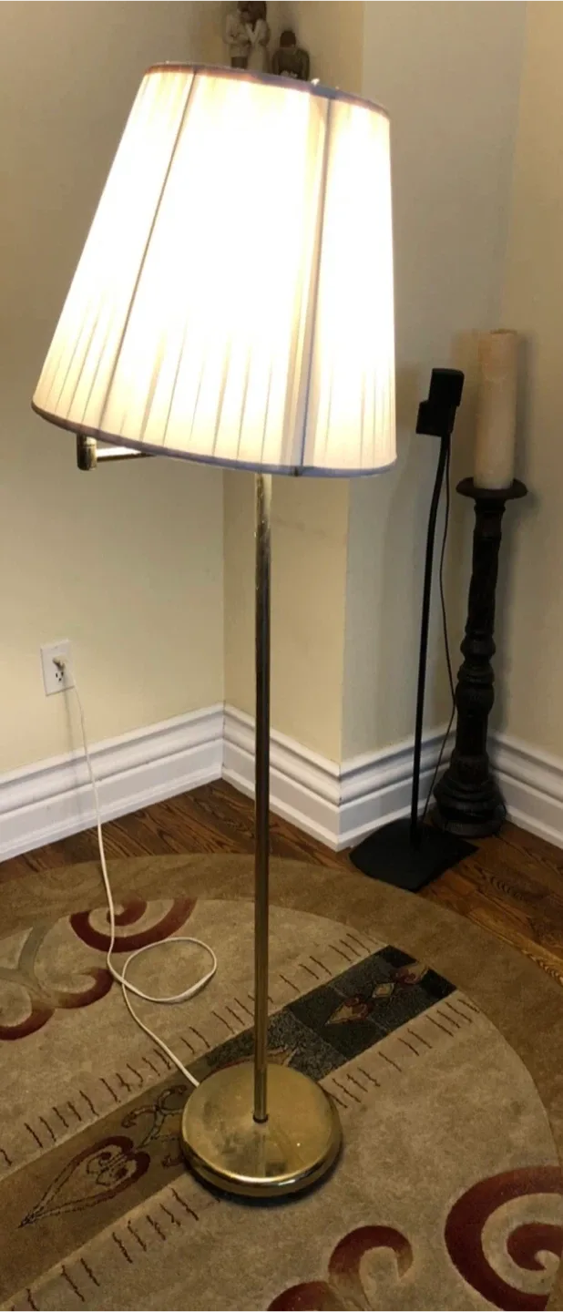 Floor Lamp thumbnail