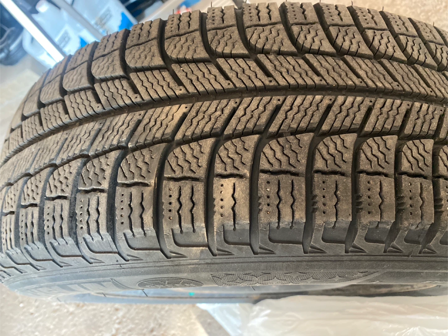 Michelin Winter Tire - 195/65R15 - photo 3