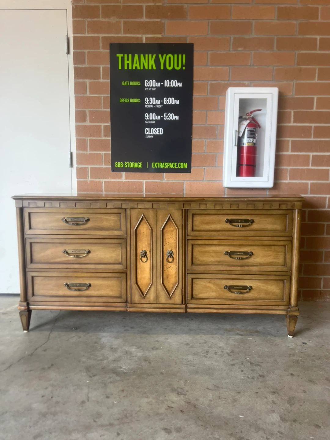 Wooden 9 drawers Dresser