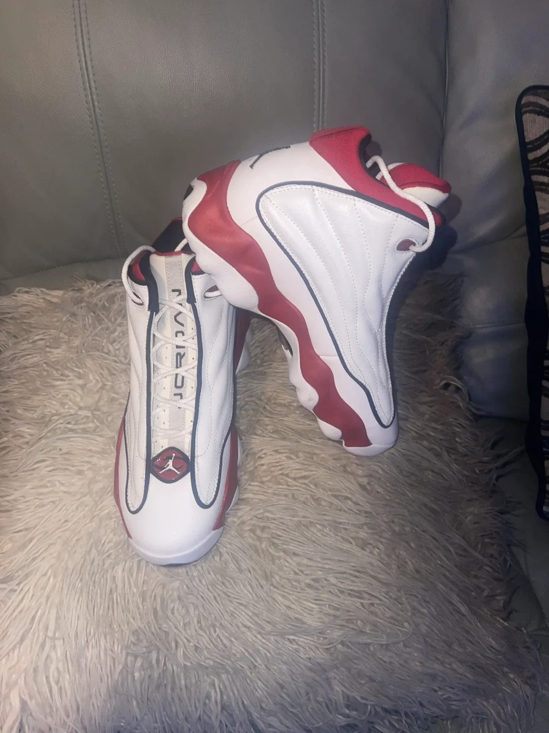 Jordan White/Red Basketball Shoes image indicator(2)