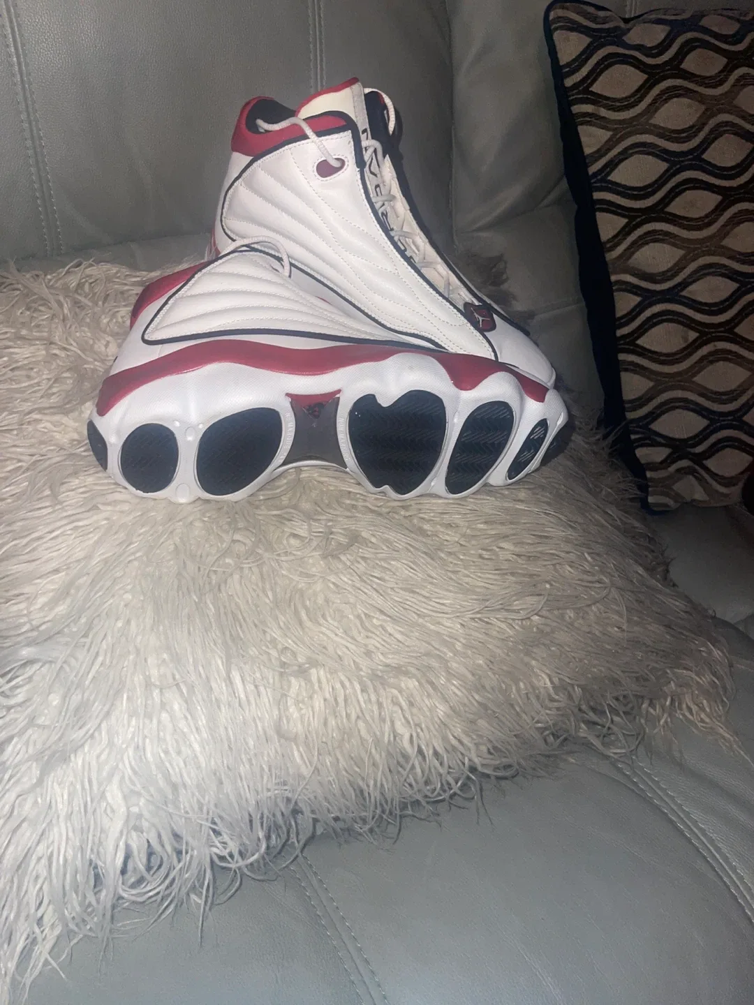 Jordan White/Red Basketball Shoes image indicator(4)