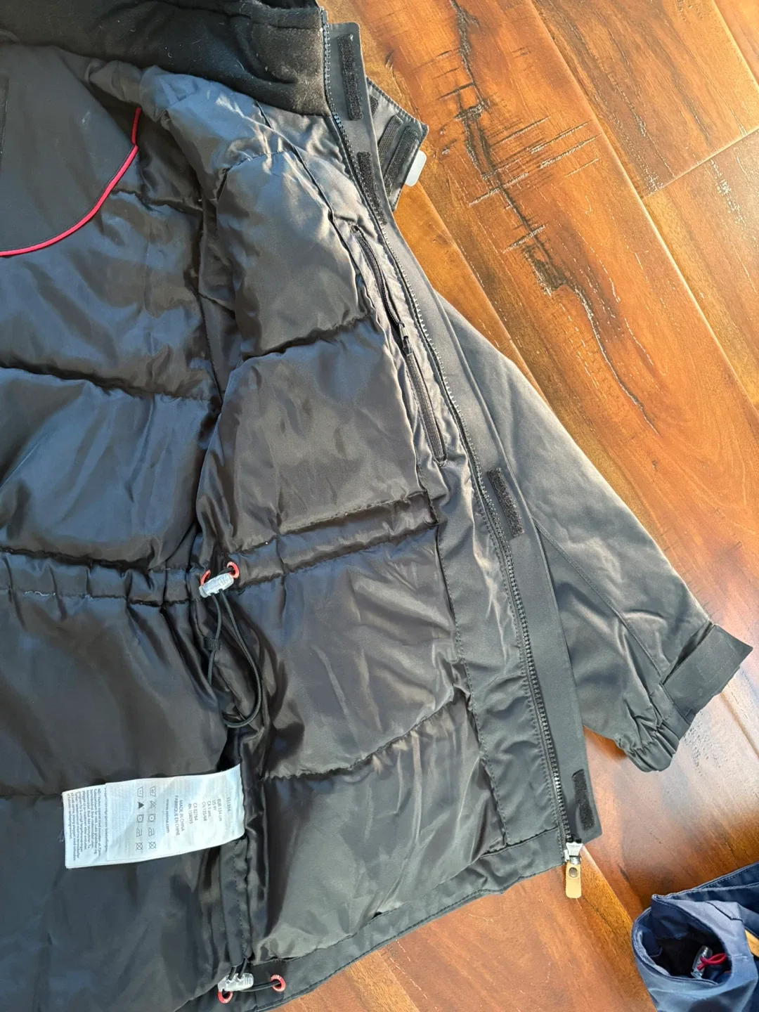 Winter black jacket Reima image indicator(3)