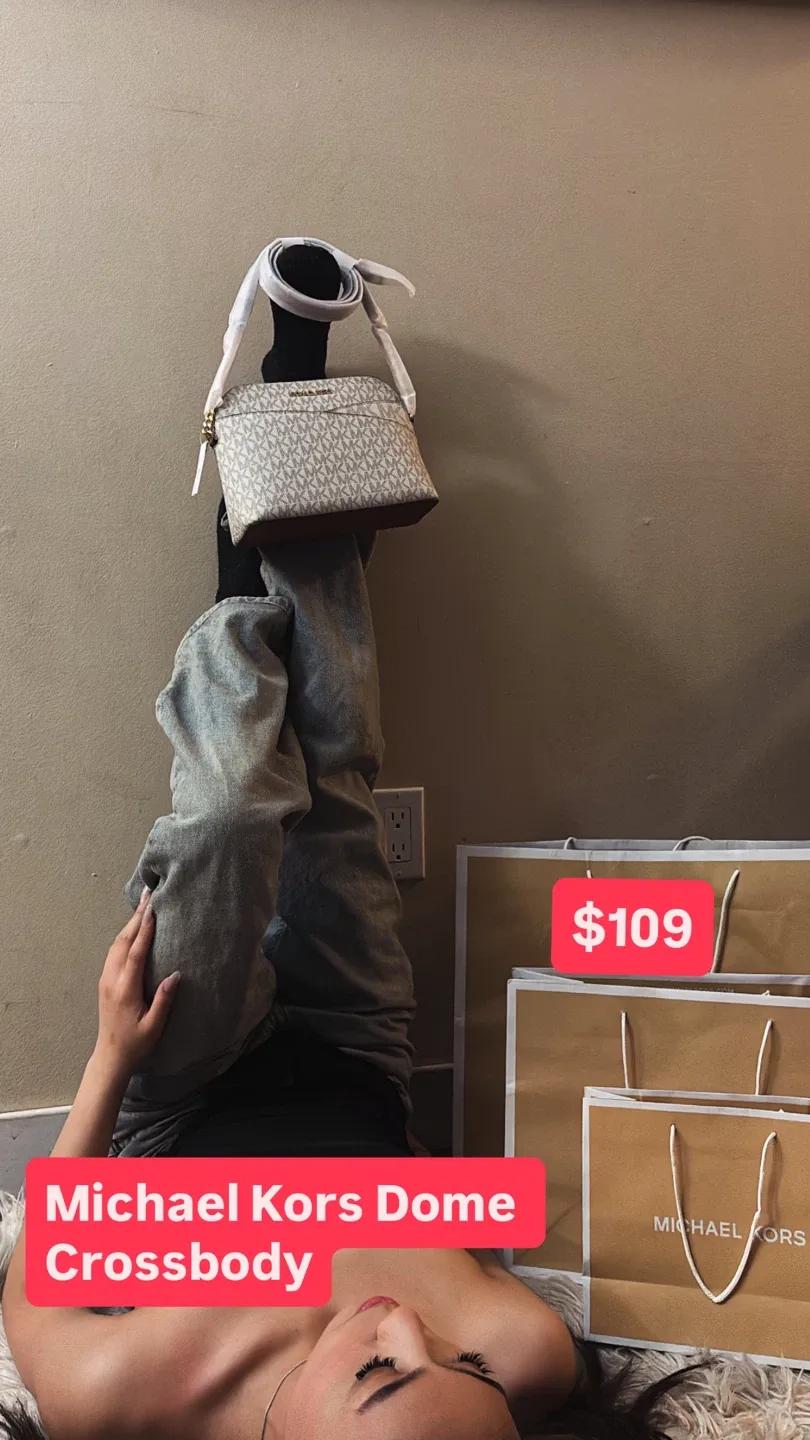 SOLD OUT ‼️ Michael Kors Reed Dome Crossbody Bag