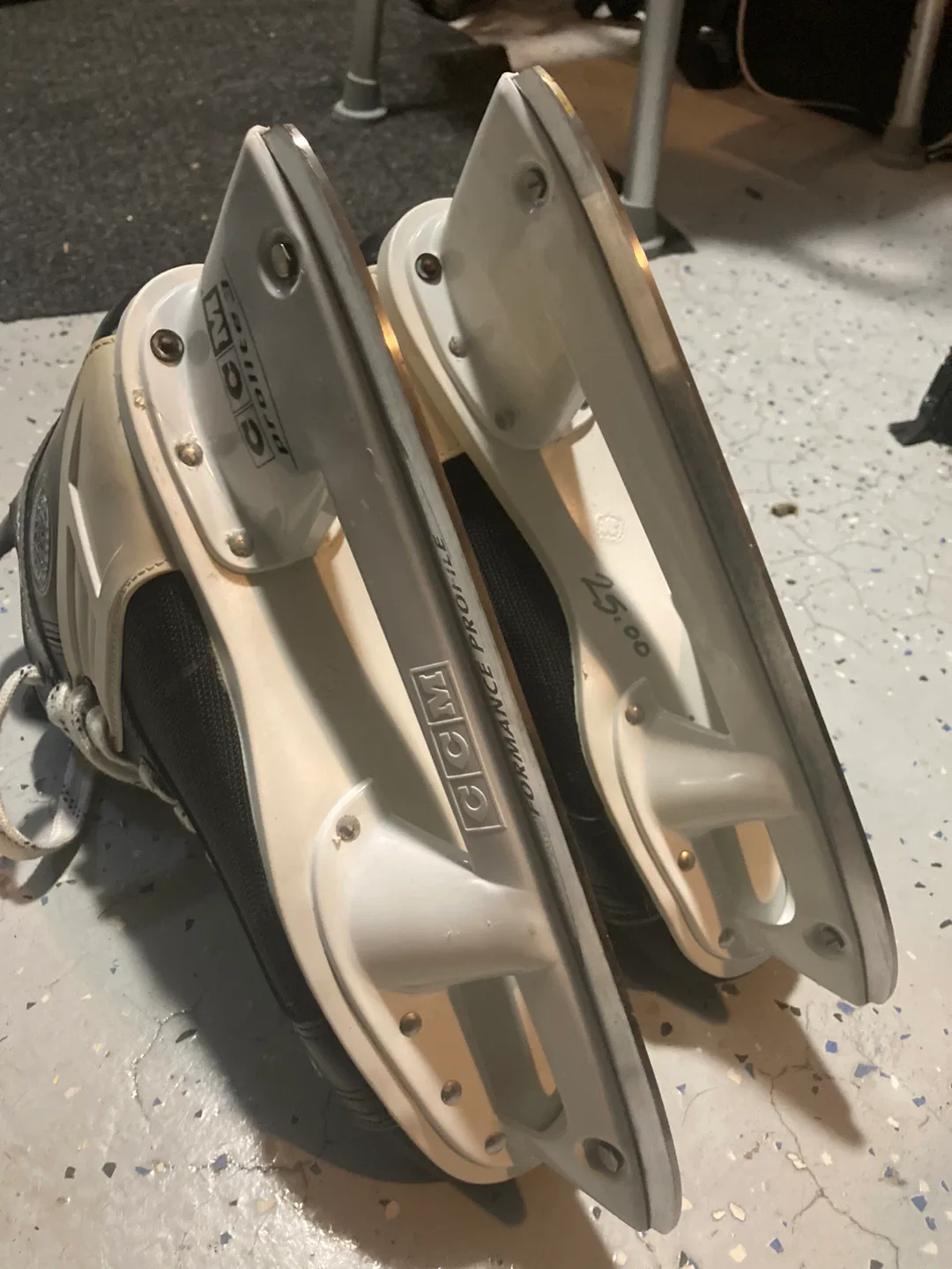 CCM Tacks Ice Hockey Skates - Size 11 image indicator(6)