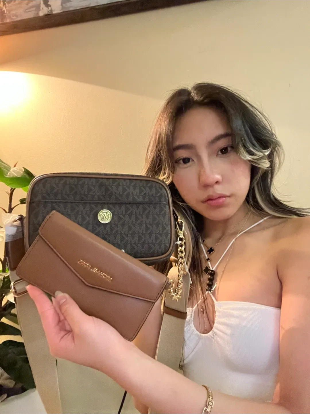SOLD OUT ‼️ Michael Kors Brown Crossbody Bag & Wallet image indicator(2)