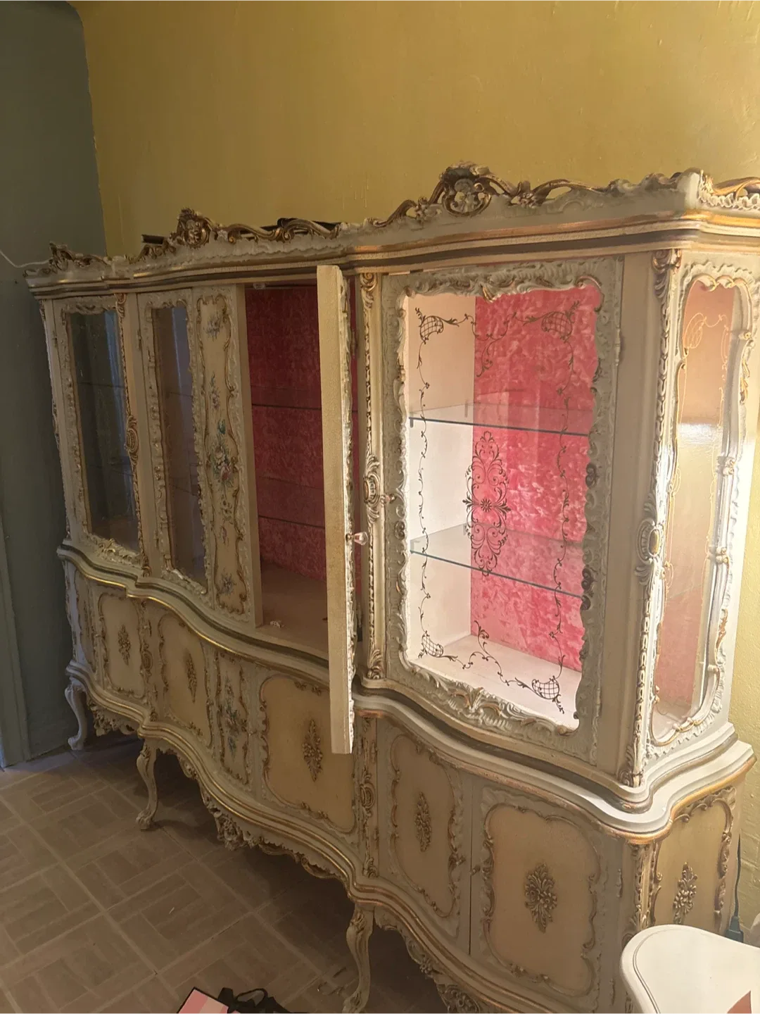 Vintage Display Cabinet image indicator(6)