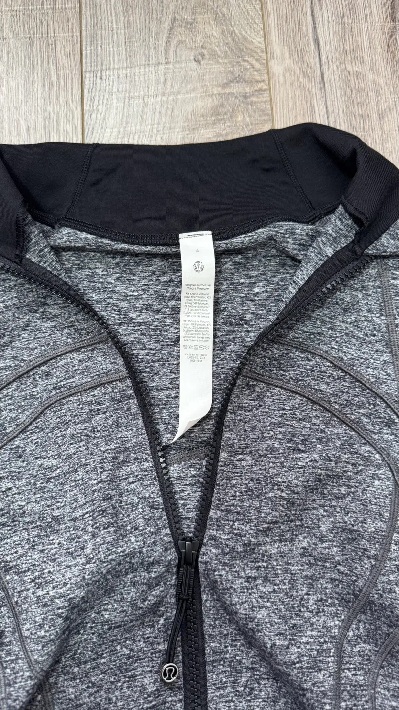 Lululemon Define Jacket Size 4 - Heathered Grey image indicator(2)