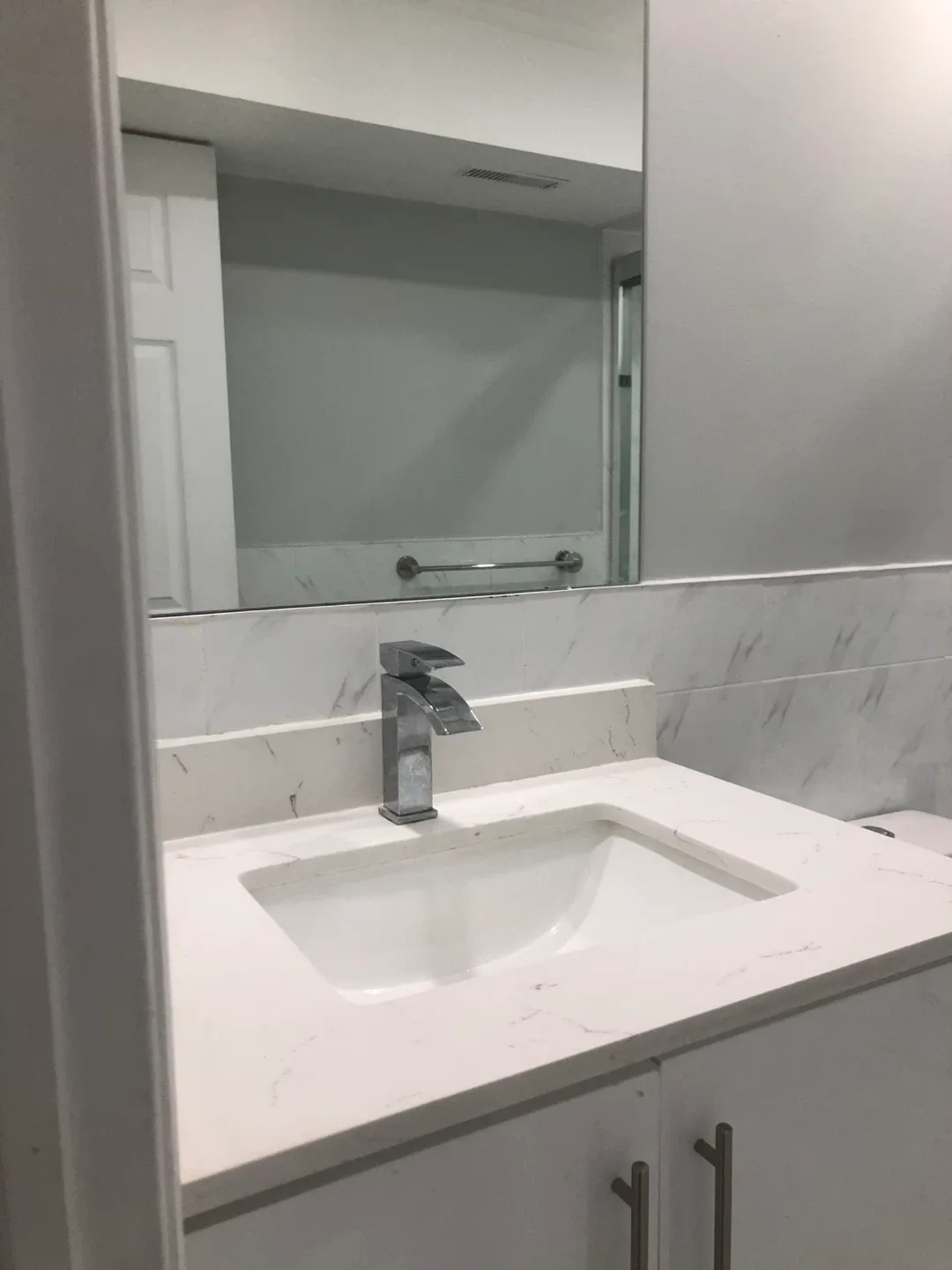 Bright & Spacious Basement Apartment for Rent in Pickering image indicator(4)