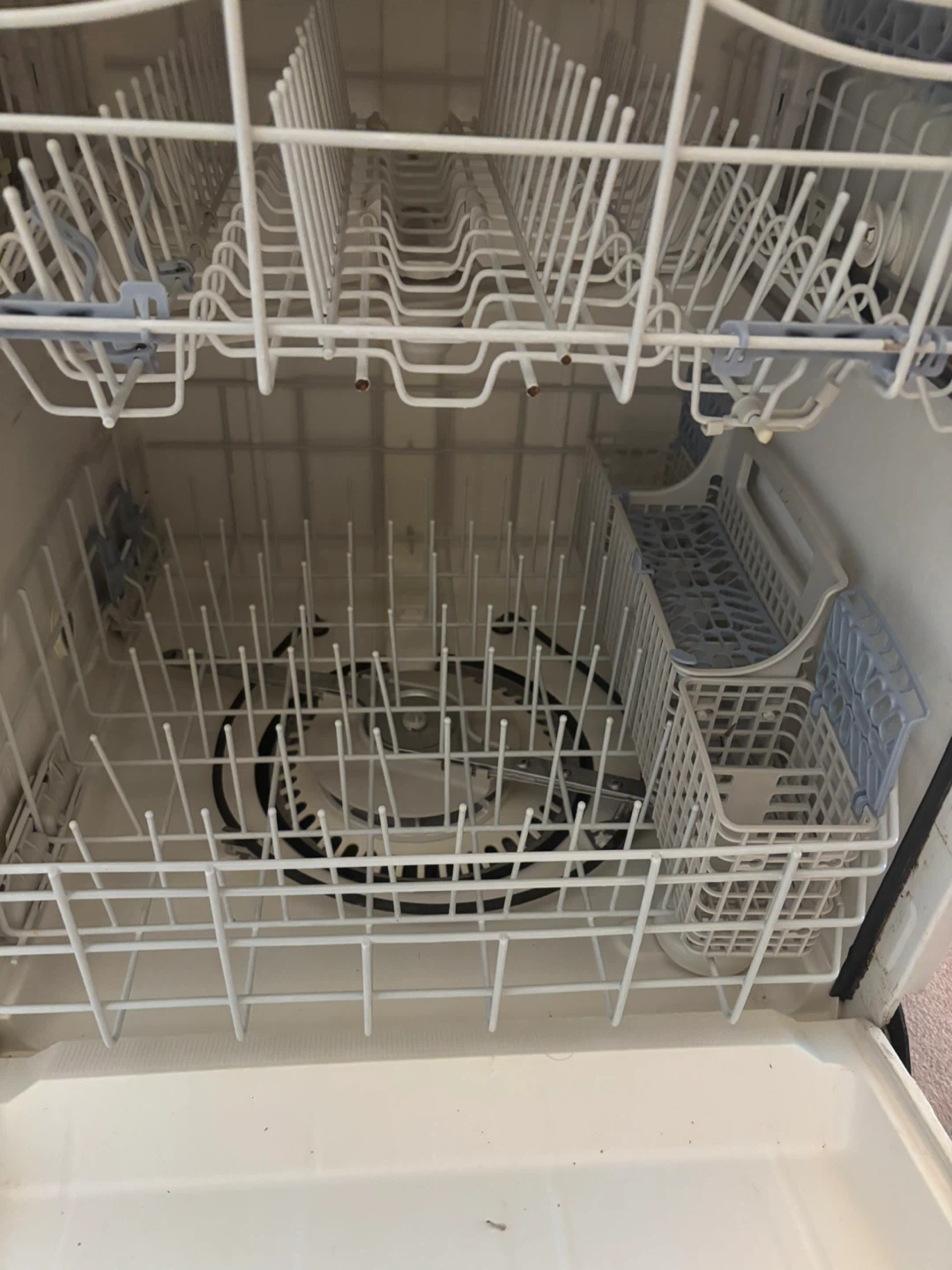 Free working dishwasher - photo 2