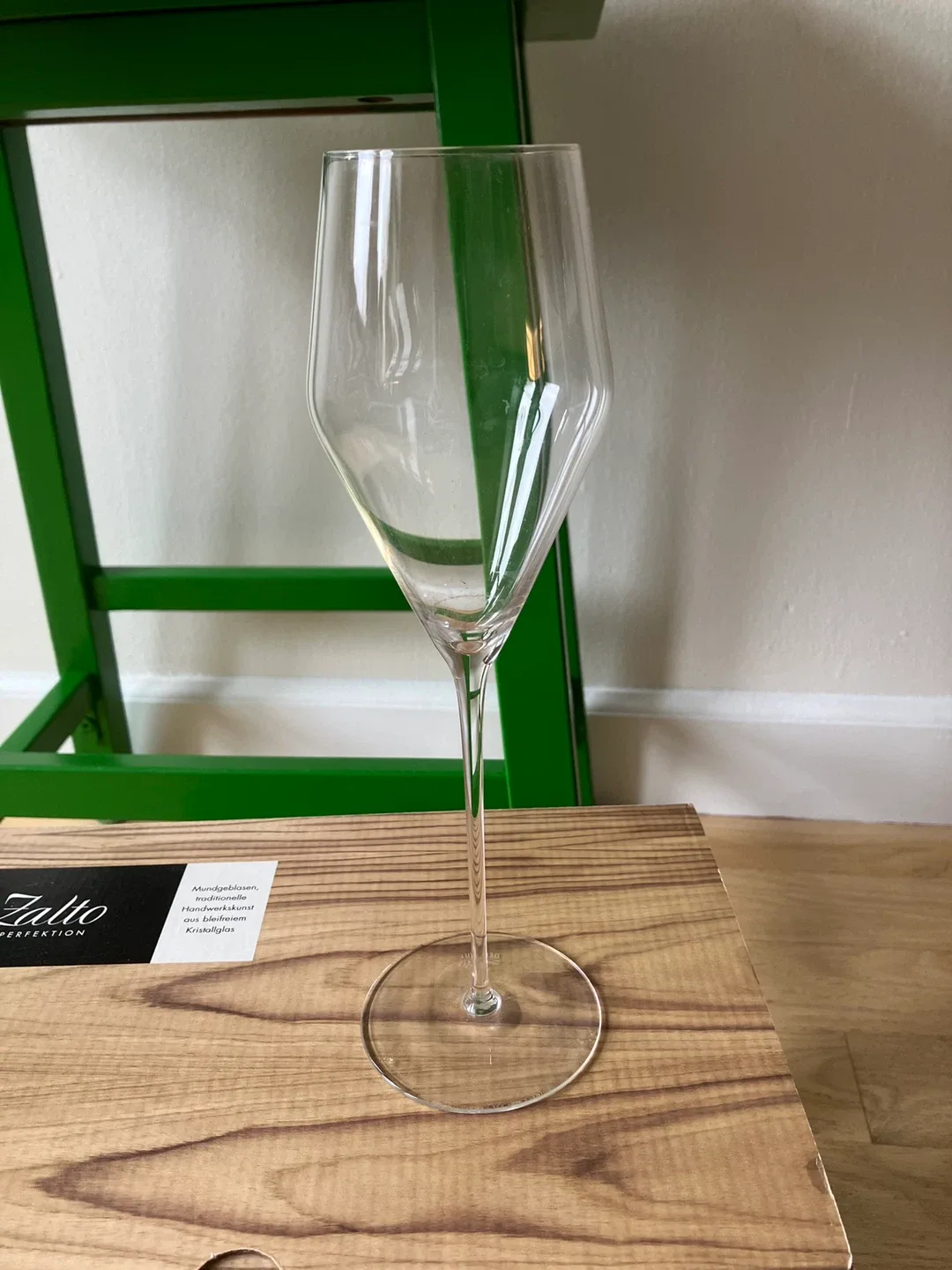 a set of 5 Zalto Aldo Sohm champagne glasses! image indicator(2)