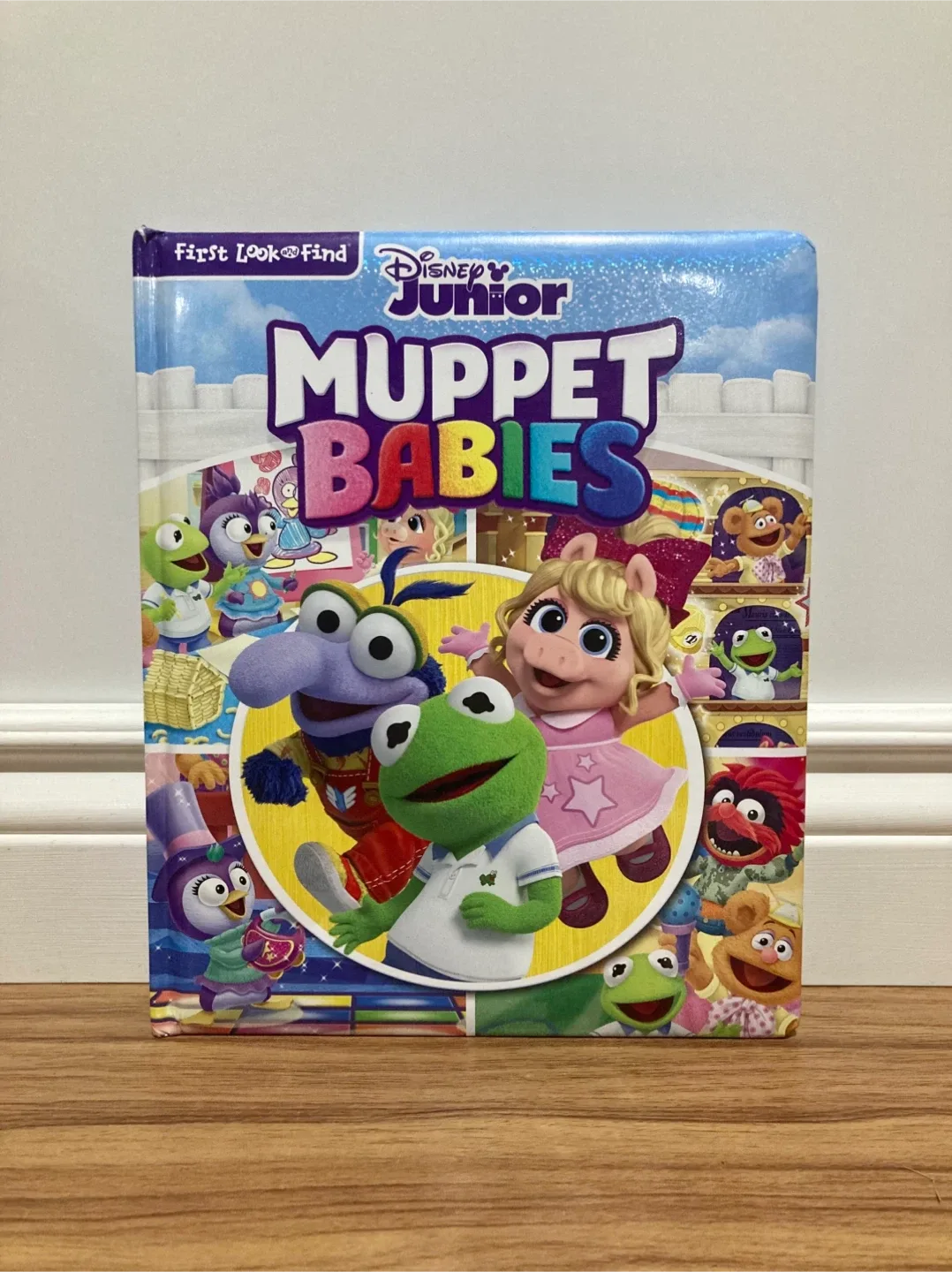 First Look & Find large kids books image indicator(2)