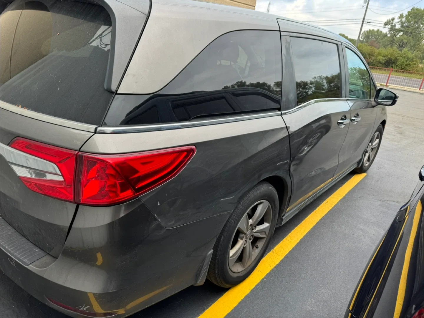 Honda Odyssey - Gray image indicator(3)