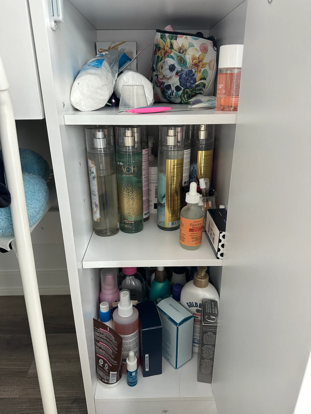 White Vanity Makeup Table with Mirror (Pls Read the Description) - photo 2