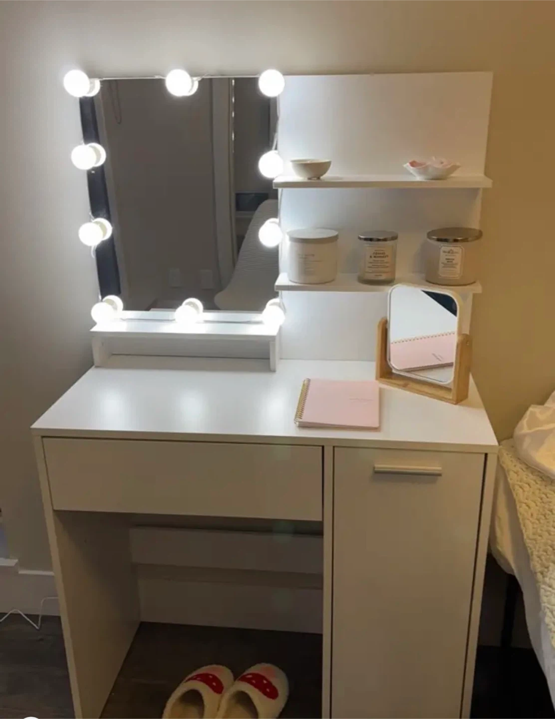 White Vanity Makeup Table with Mirror (Pls Read the Description)
