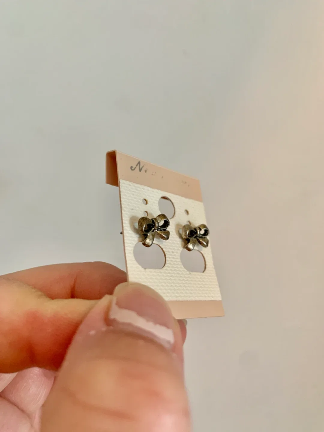 ✨FREE✨ #freecycle Ribbon Bow Stud Earrings image indicator(2)