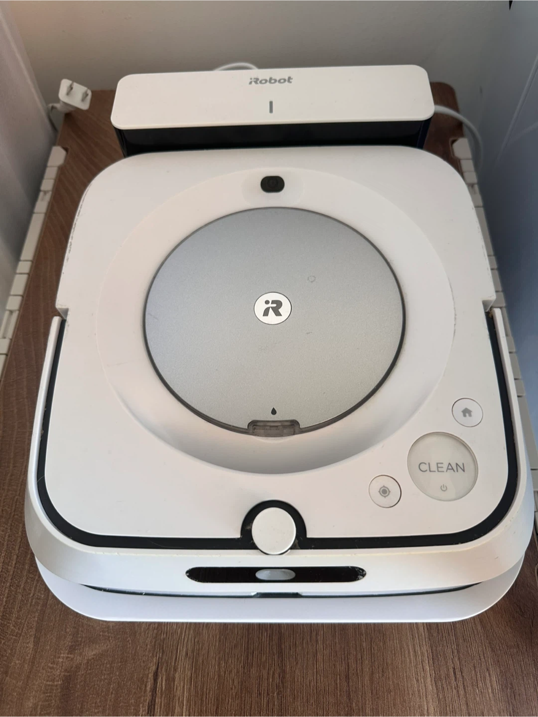 iRobot Braava Jet M6 Robot Mop