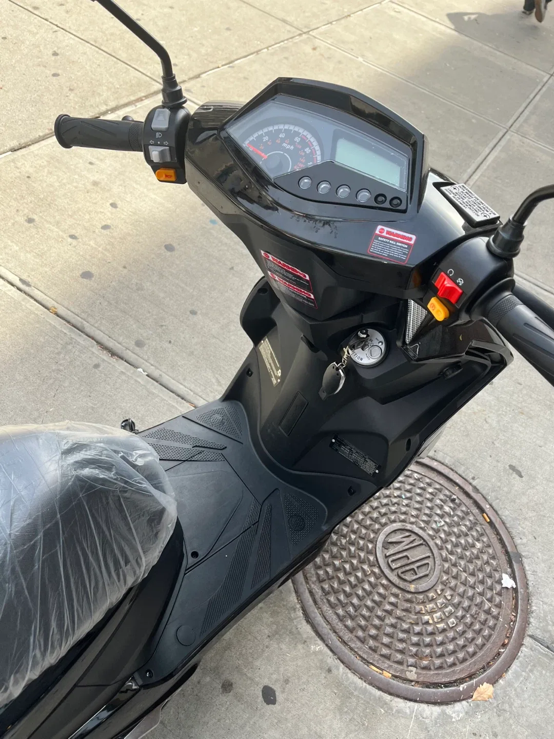 Fly Wing JOG 50cc Scooter - Black image indicator(2)