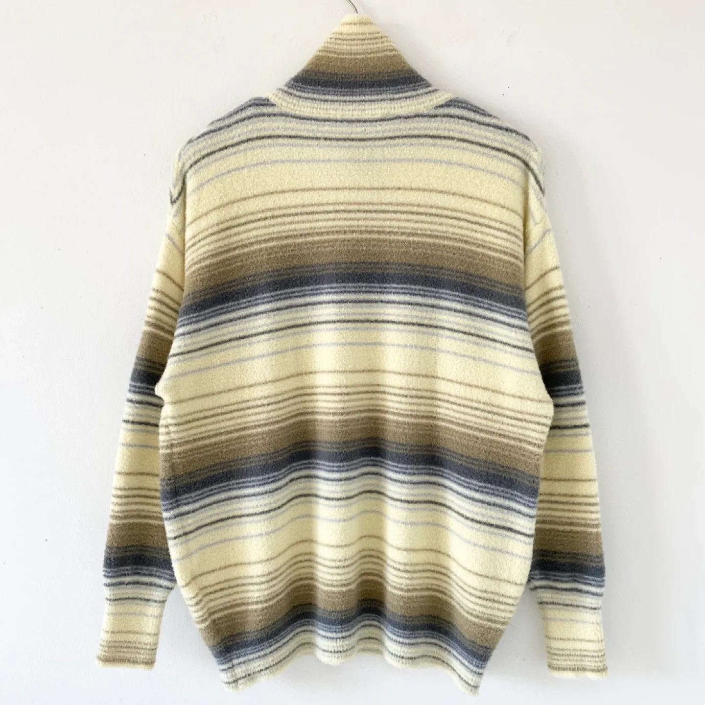 Aritzia Wilfred Free Hush Knit Striped Sweater image indicator(2)