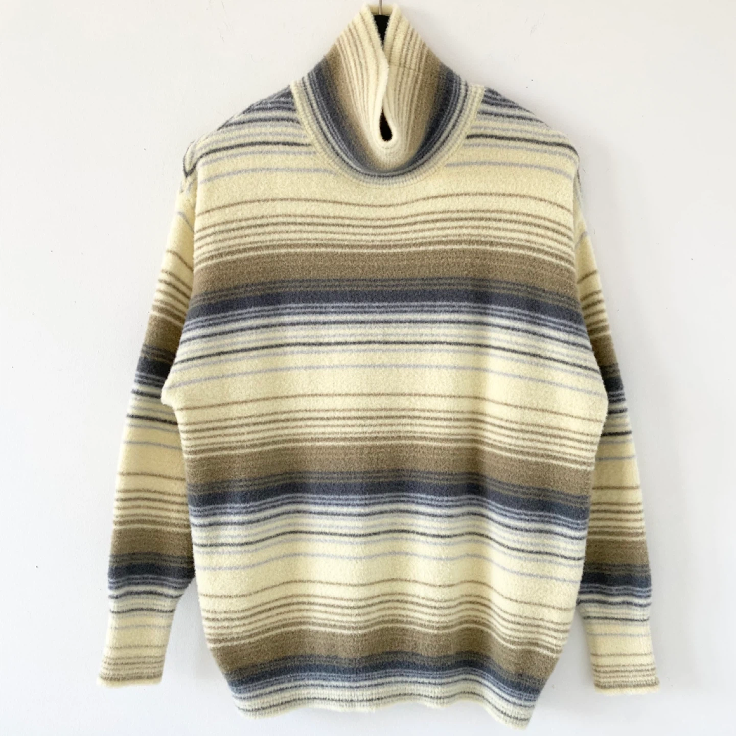 Aritzia Wilfred Free Hush Knit Striped Sweater