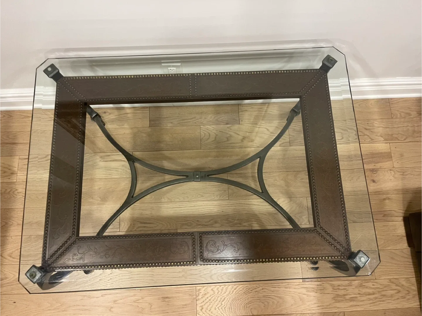 Glass leather top coffee table image indicator(2)