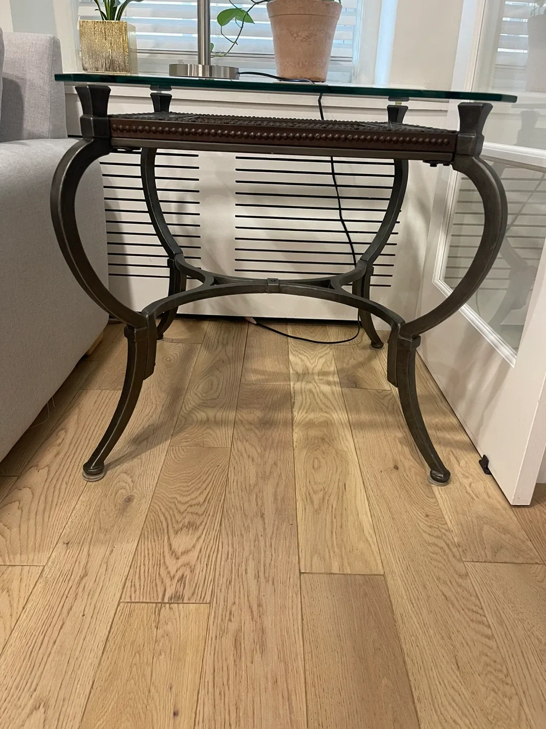 Glass leather top coffee table image indicator(3)