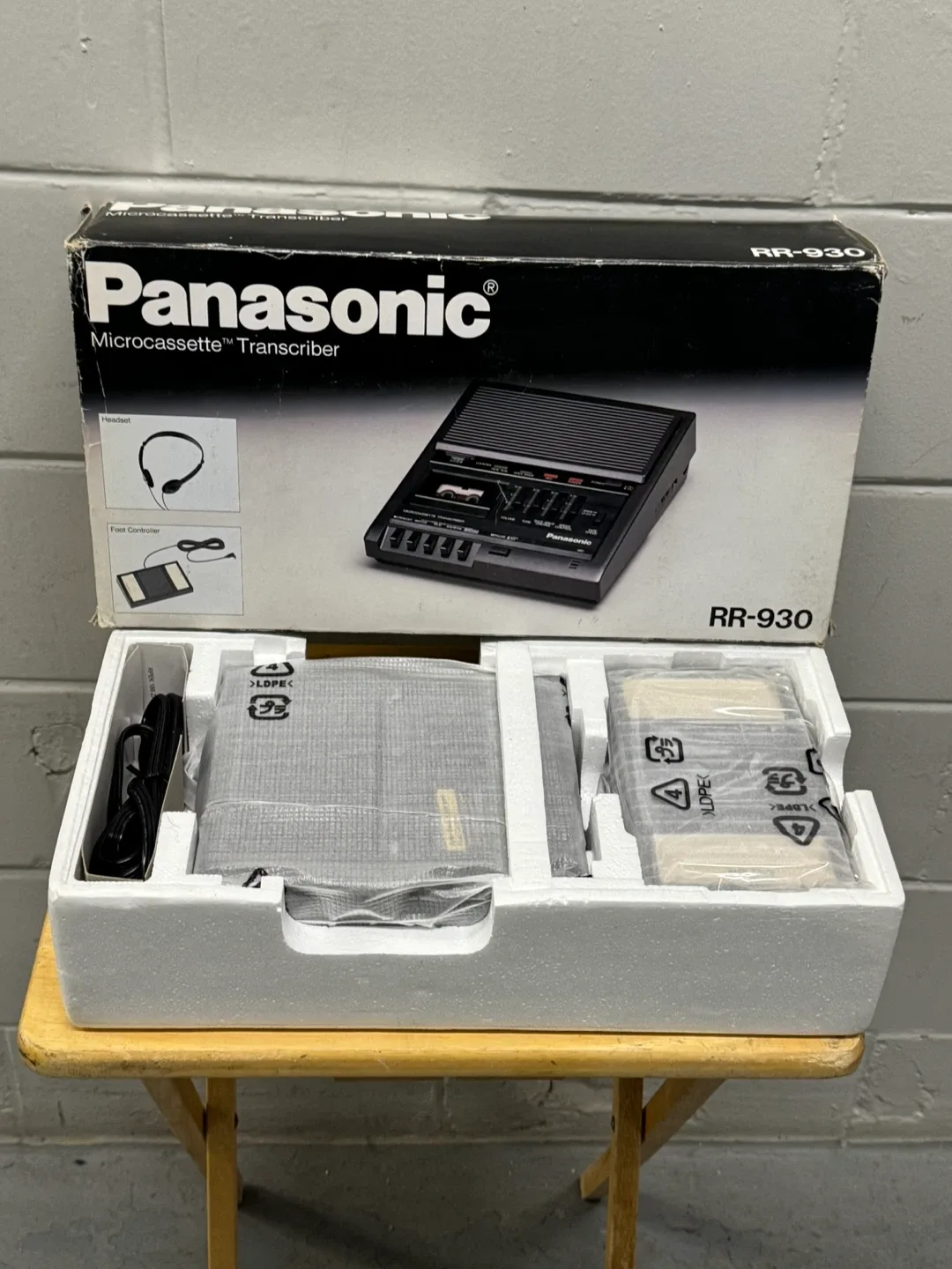 Panasonic RR-930 Microcassette Transcriber image indicator(2)