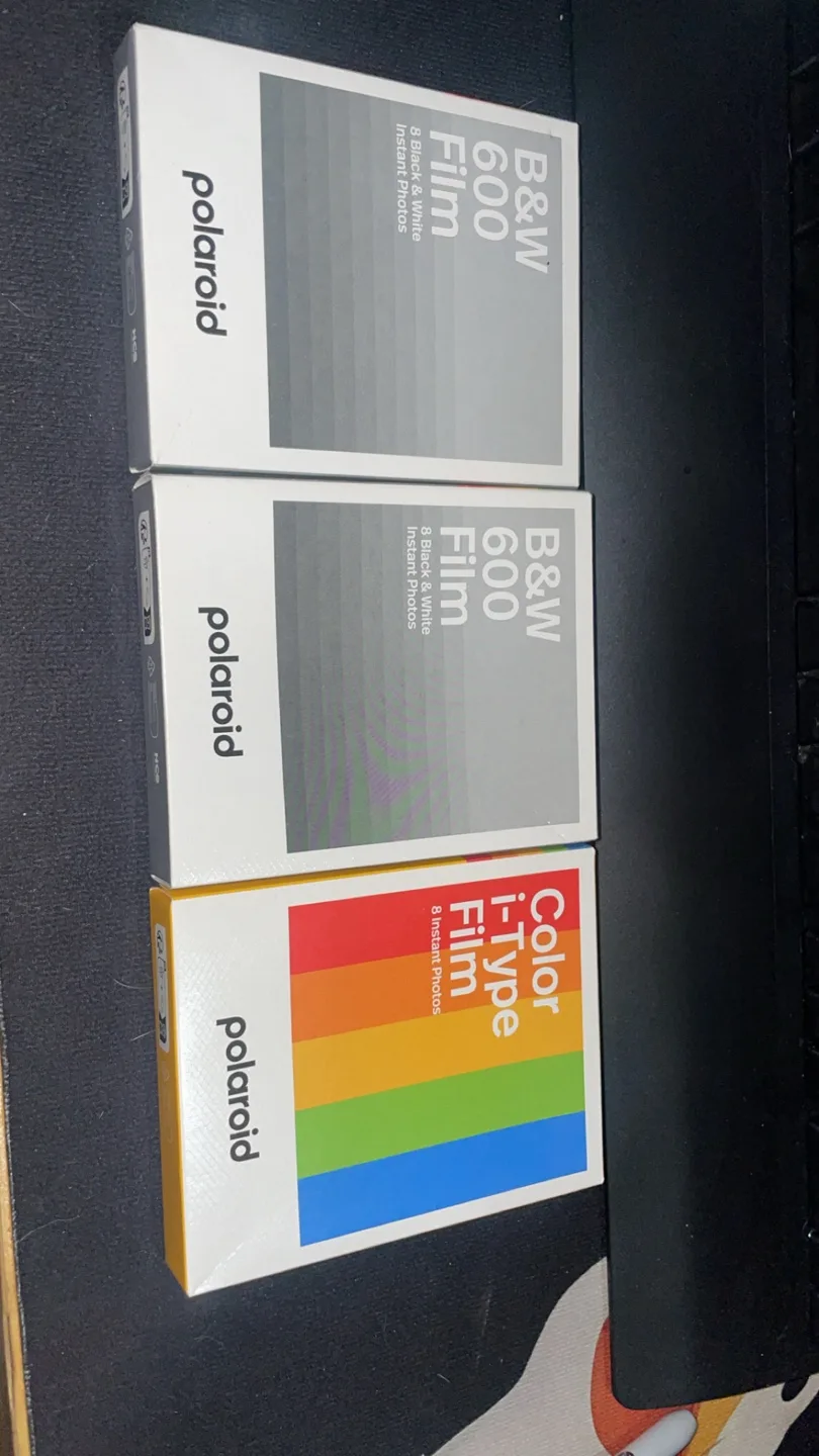 Polaroid 600 & i-Type Film - 8 Instant Photos thumbnail