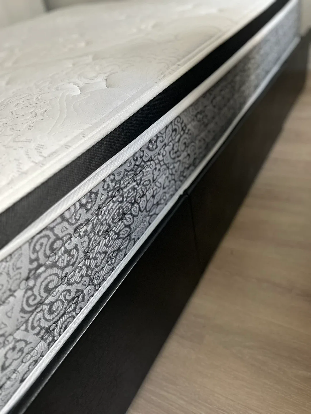 Kingsdown Studio Burton Mattress - Queen Size image indicator(6)